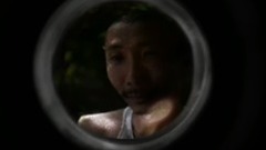 影视原声 - 电影<黑处有什么>先行版预告片之猫眼偷窥