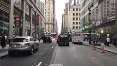 行驶在美国纽约街头