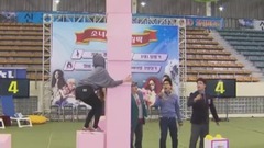 帕尼的方块差点倒 太妍秀英尖叫