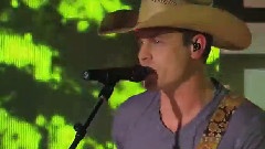 Dustin Lynch - She Cranks My Tractor