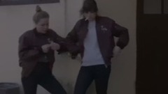 Leslie Clio - Twist The Knife