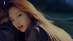 BLACKPINK - PLAYING WITH FIRE