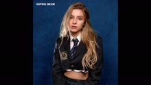 Sophie Beem - Skyline (Pseudo Video)