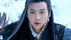 <幻城>之火王在吞食冰王的元气被隐藏的冰晶重伤