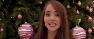 意大利美女Giulia Penna最新单曲 Fuori e gia Natale_高清