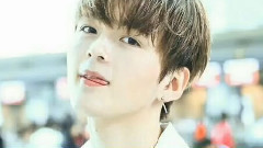 嘟嘴卖萌赵品霖