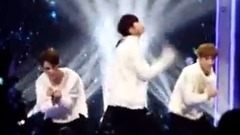 正能量的左其铂