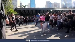 韩国偶像组合巴西人民听到KPOP音乐后,整个人都思密达了CUT1