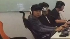 台哥要报报:网瘾少年!林俊杰现身网吧打游戏遭围观