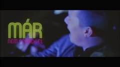 FIÚK ÖLÉBE LÁNYOK