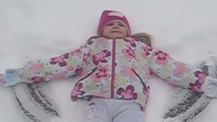 14 Kids Adorably Fail At Snow Angels