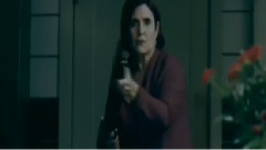 影视原声 - 电影<姐妹联谊会惊魂>精彩片段片段之Come To Mama