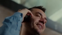 Δε με παρατάς