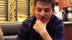Charlie Puth - 小孩采访Charlie Puth