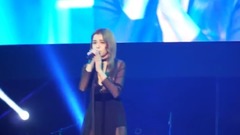 李毓芬 - 我跟她們不一樣