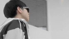 王俊凯 - 灰色空间