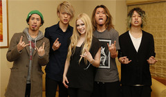 Avril Lavigne,ONE OK ROCK - Listen