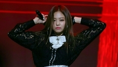 BLACKPINK - 玩火 & Boombayah