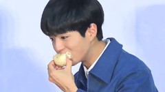 朴宝剑台湾会粉丝.记者会美食不停口