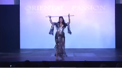 拿根棍子的肚皮舞精彩绝伦