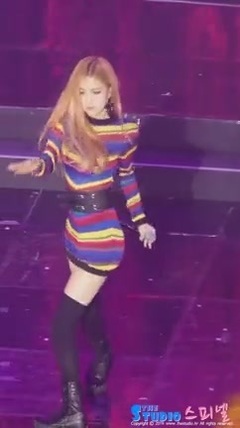 BLACKPINK - PLAYING WITH FIRE