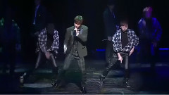 Double S 301 Show Case 'LA LA LA'