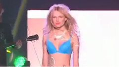 Etam在欧洲最大的内衣秀