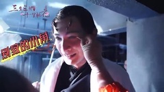 杨幂不畏严寒水中拍摄