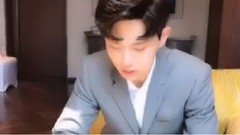 任嘉伦 - 模仿大唐荣耀里的崔彩屏 和粉丝商量染什么发色做什么发型