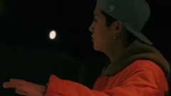 鹿晗 - Opposite Direction