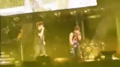 罗志祥,五月天 - 离开地球表面