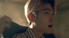 当伯贤遇上太阳的后裔