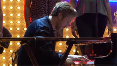 《爱乐之城》幕后花絮,高司令弹得一手好钢琴!