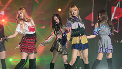 BLACKPINK - 口哨&玩火 - 第六届GAON Chart颁奖礼现场版17/02/22