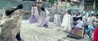 影视原声 - <花千骨>曝虐心花絮 赵丽颖花式受虐霍建华成吐血狂魔