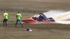 Гонки на скоростных катерах по узким каналам