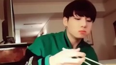 防弹少年团吃播倒放,全程高能