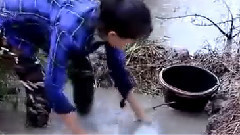 Câu cá nước lạnh cô gái Campuchia