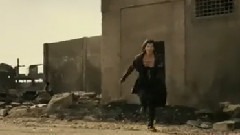 影视原声 - 电影<生化危机:终章>精彩片段之"鏖战飞龙"正片片段