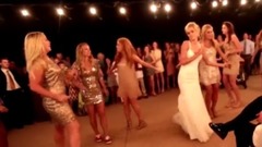 Bridesmaids Perform EPIC Choreographed Beyoncé Dance Routine at Texas Wedding with the Bride 2015