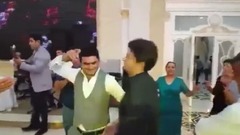 Aparıcı Zaur toyda bir oynadı ki