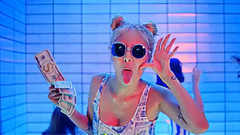 金泫雅 - 因为红