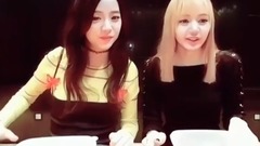 BLACKPINK - 可爱LISA+JISOO的吃播