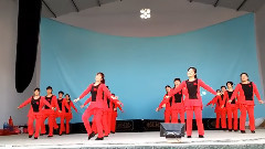 山里人乐的好潇洒