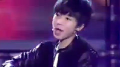 tfboys现场表演(王源,王俊凯,易烊千玺) & Hold My Hand