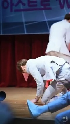 Astro(韩国) - 踢毽子