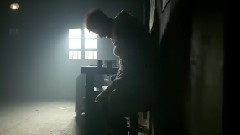 影视原声 - 电视剧<剃刀边缘>许从良桑拿房受酷刑