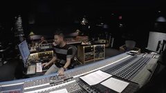 Linkin Park - ROB AND MIKE TRACK THE FINAL DRUMS FOR HEAVY(LPU 16 EXCLUSIVE)