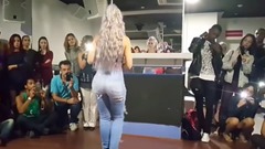 ЧУМАВАЯ ДЕВУШКА КЛАССНО ДВИГАЕТСЯ! Сара Лопез