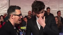 萌德在JUNO音乐奖的红毯采访